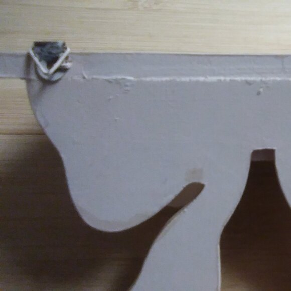 Adorable Wall Mounted Bow Shelf - Picture 11 of 12